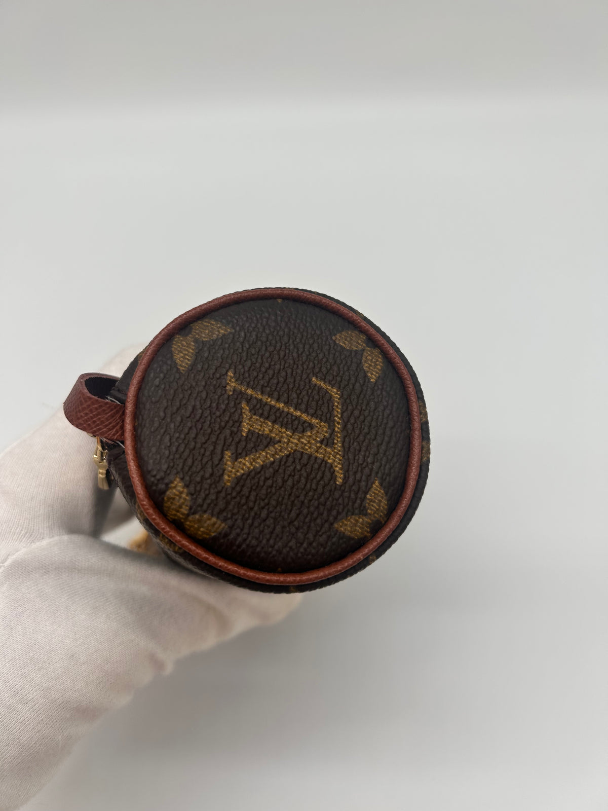 Mini papillon monogram