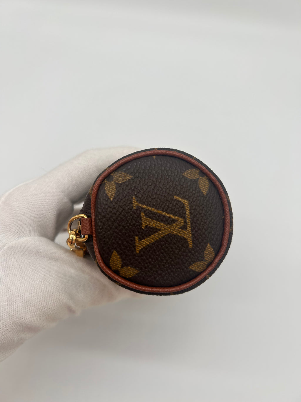 Mini papillon monogram