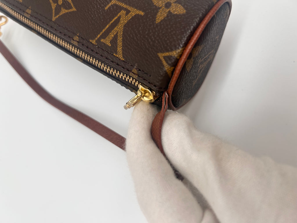Mini papillon monogram