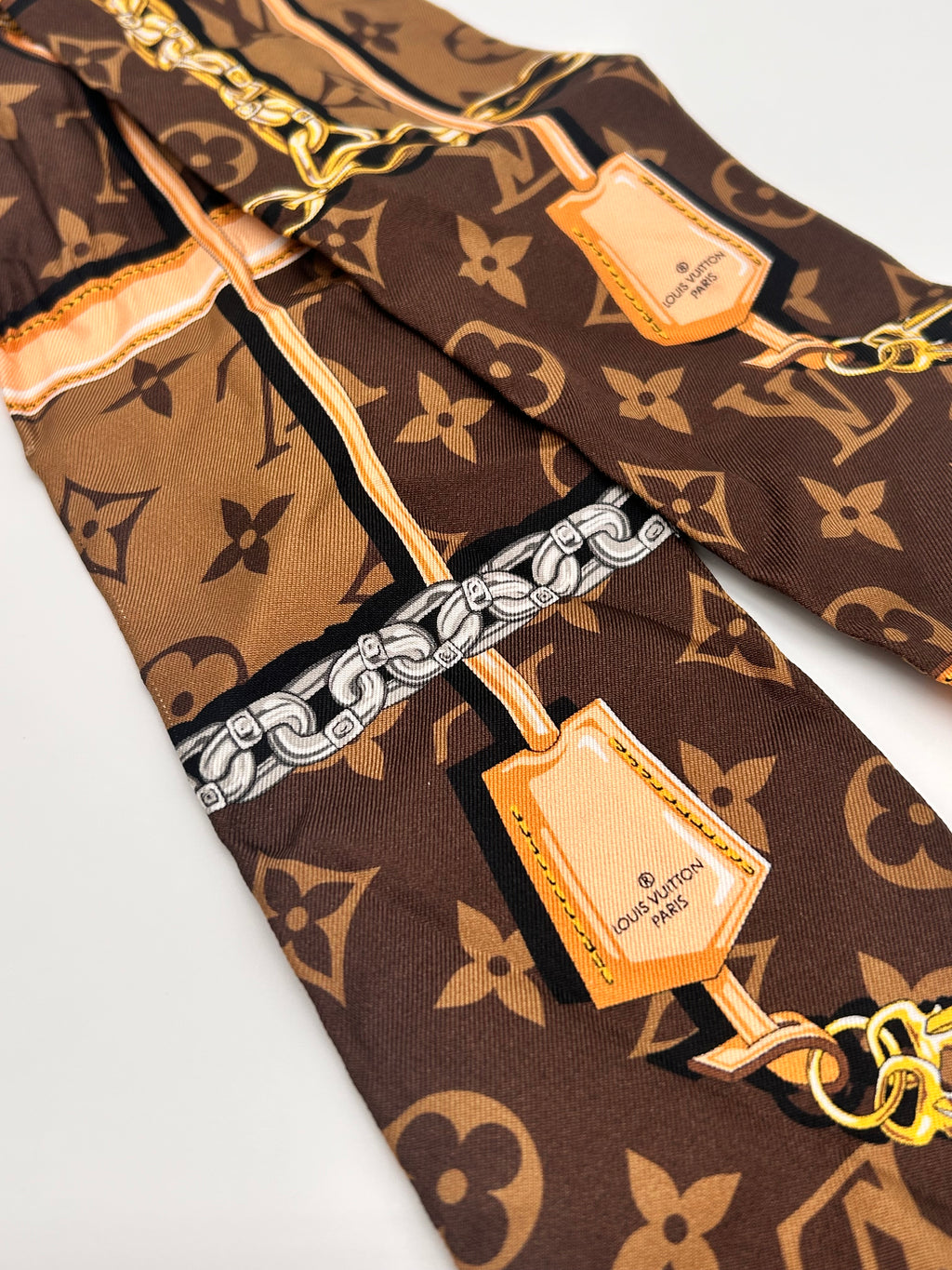 Louis Vuitton bandeau confidential