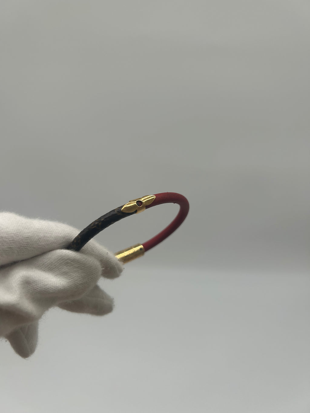 confidential bracelet rood